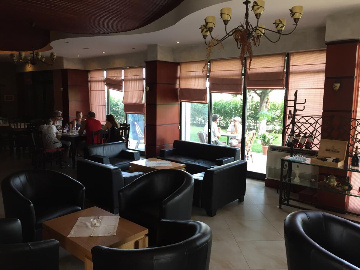 Icon Hotel Vlore Bagian luar foto