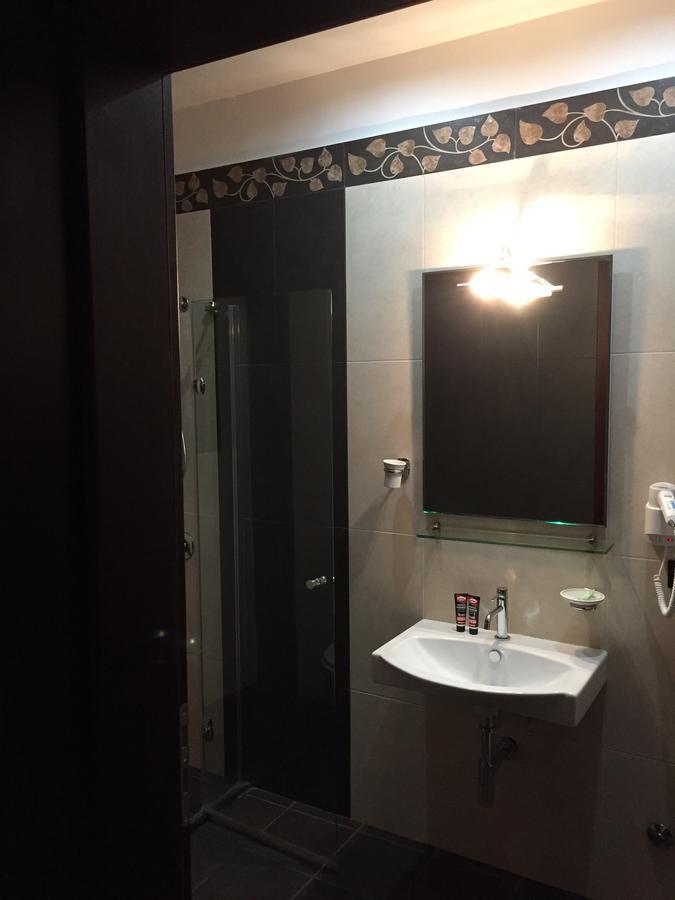 Icon Hotel Vlore Bagian luar foto