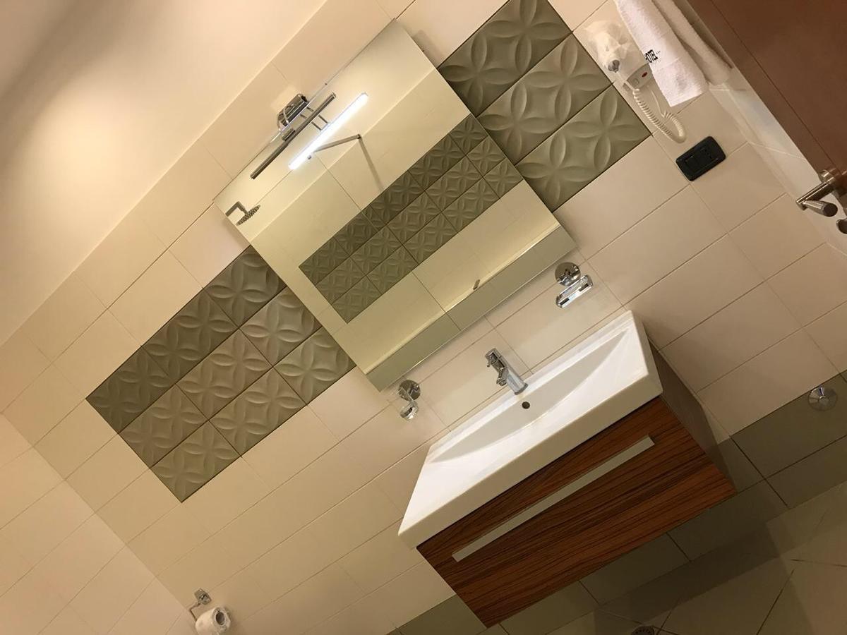 Icon Hotel Vlore Bagian luar foto
