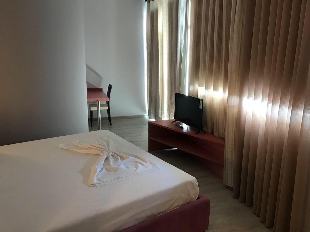 Icon Hotel Vlore Bagian luar foto