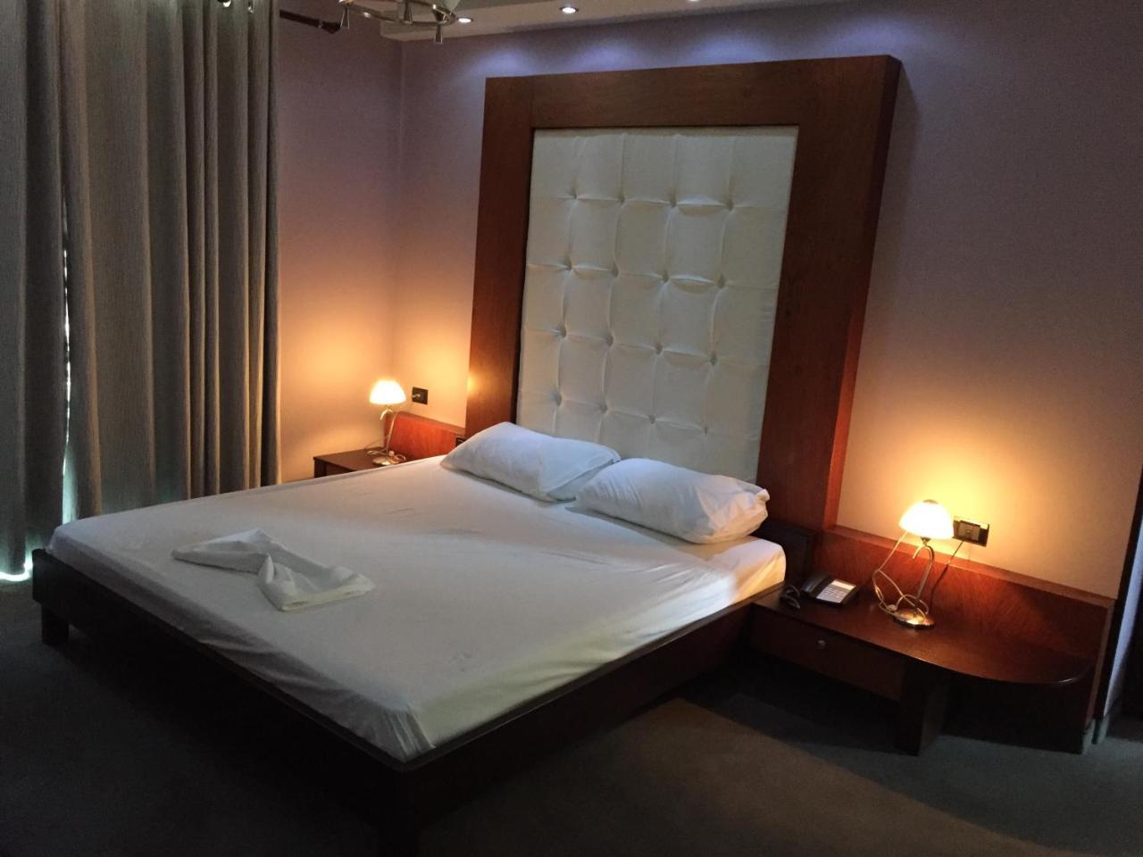 Icon Hotel Vlore Bagian luar foto